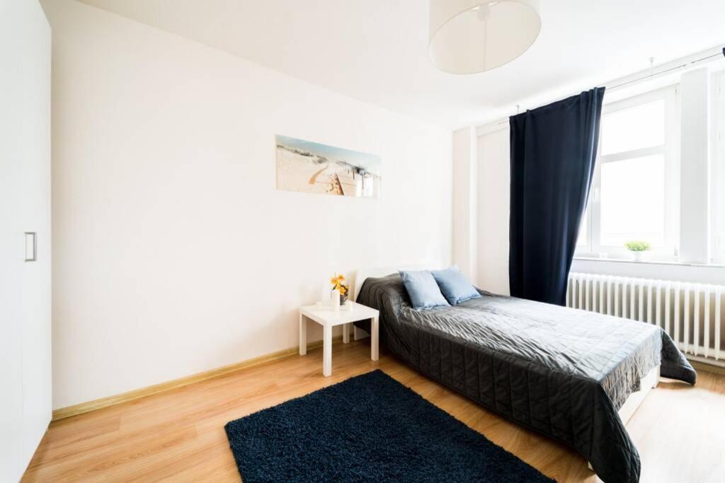 3 Rooms Big Apartment - 150 M Town Hall - Nice Design Вроцлав Екстер'єр фото